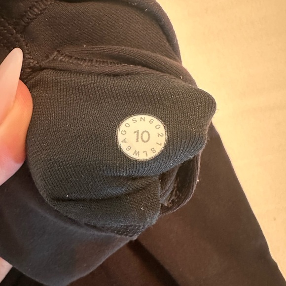 Black Cropped Lululemon Wunder Under Pant - Picture 8 of 8